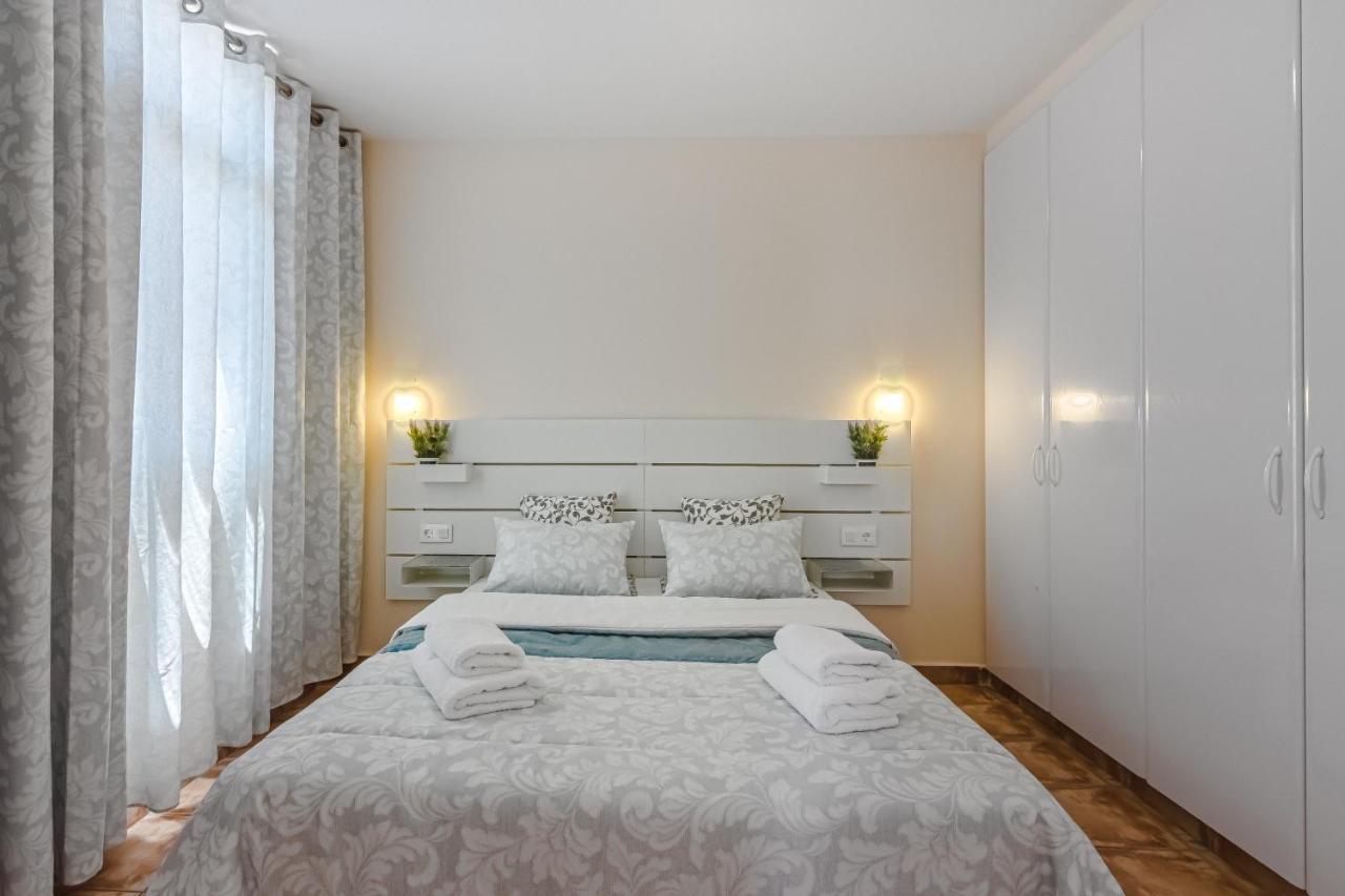 Apartment Apart America - 150 Meters From The Beach, Free Wi-Fi Arona  Exterior photo