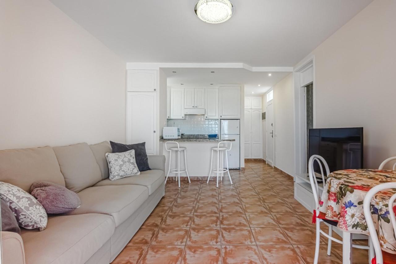 Apartment Apart America - 150 Meters From The Beach, Free Wi-Fi Arona  Exterior photo