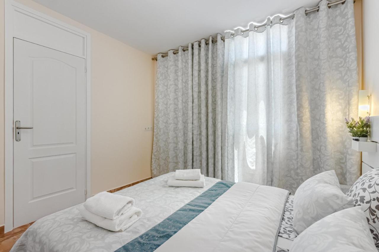 Apartment Apart America - 150 Meters From The Beach, Free Wi-Fi Arona  Exterior photo